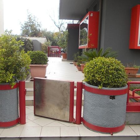 Hotel Scacco Rosso Sant'Egidio alla Vibrata Exterior foto