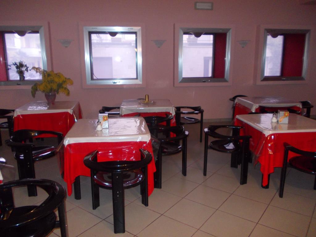 Hotel Scacco Rosso Sant'Egidio alla Vibrata Exterior foto