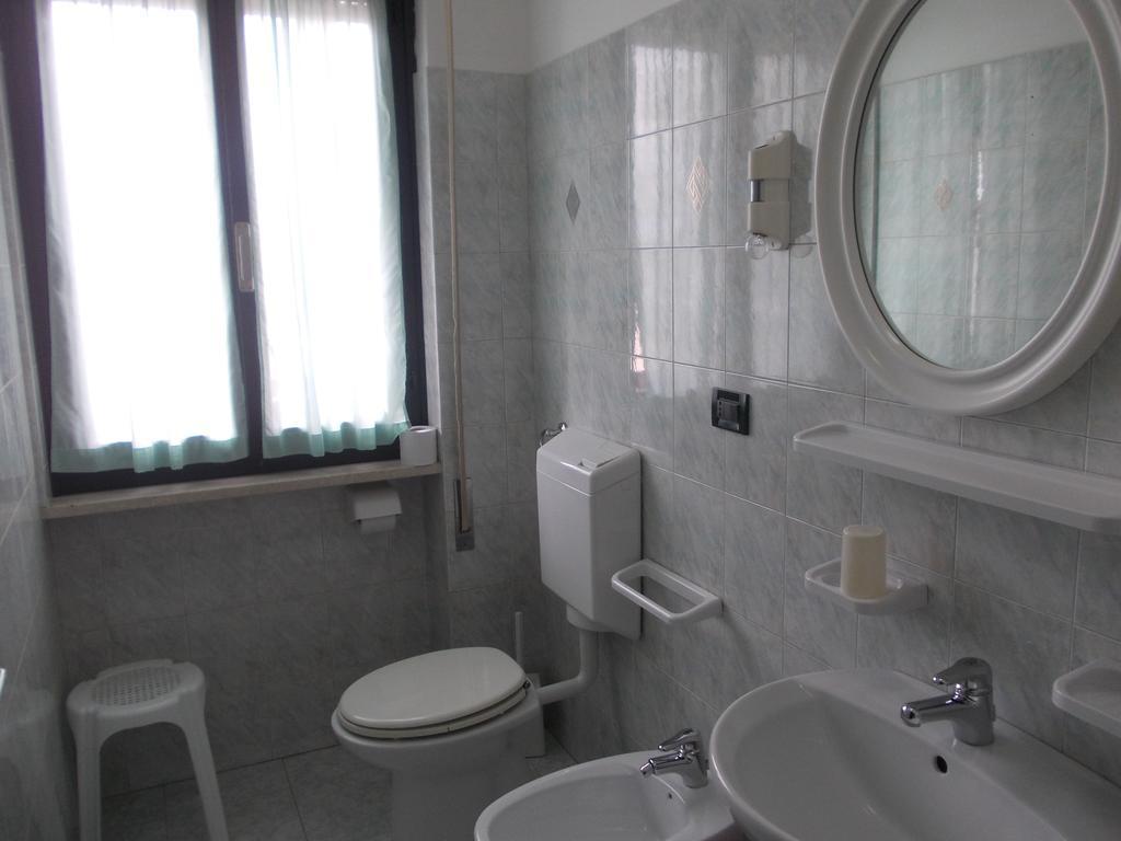 Hotel Scacco Rosso Sant'Egidio alla Vibrata Habitación foto