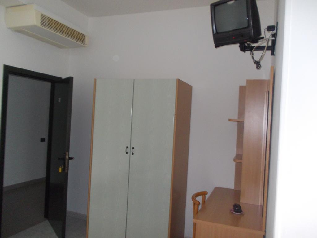 Hotel Scacco Rosso Sant'Egidio alla Vibrata Habitación foto