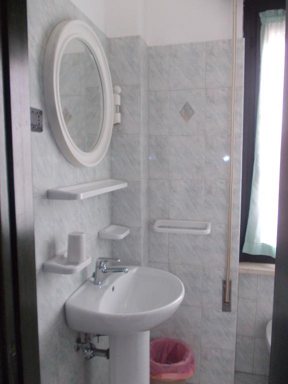 Hotel Scacco Rosso Sant'Egidio alla Vibrata Habitación foto
