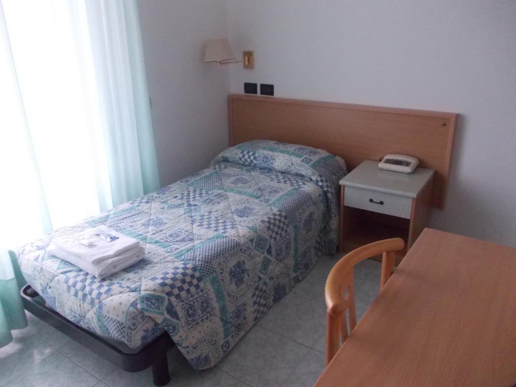 Hotel Scacco Rosso Sant'Egidio alla Vibrata Habitación foto
