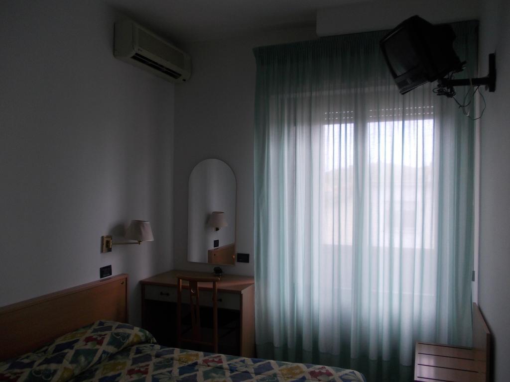Hotel Scacco Rosso Sant'Egidio alla Vibrata Habitación foto